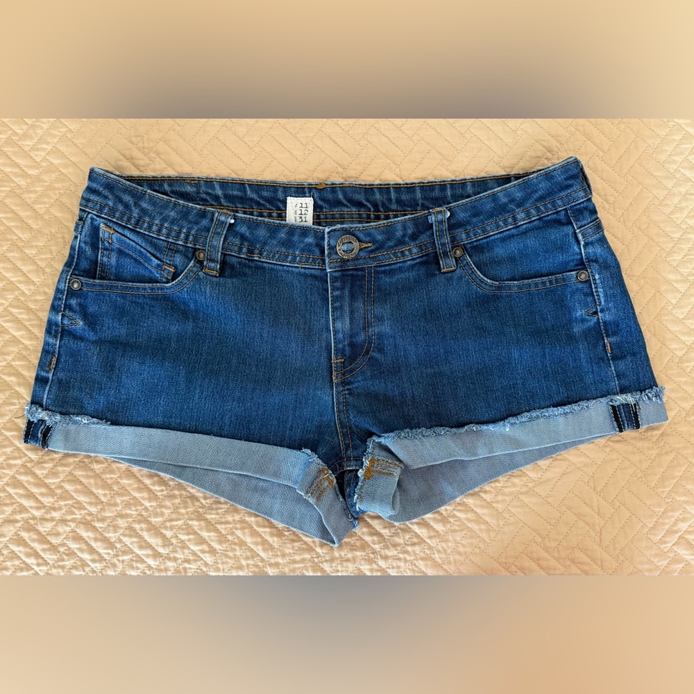 Volcom Low Rise Cut Off Short Denim Jean Short Shorts Size 11